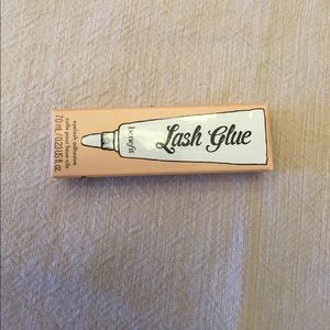 Benefit lash glue